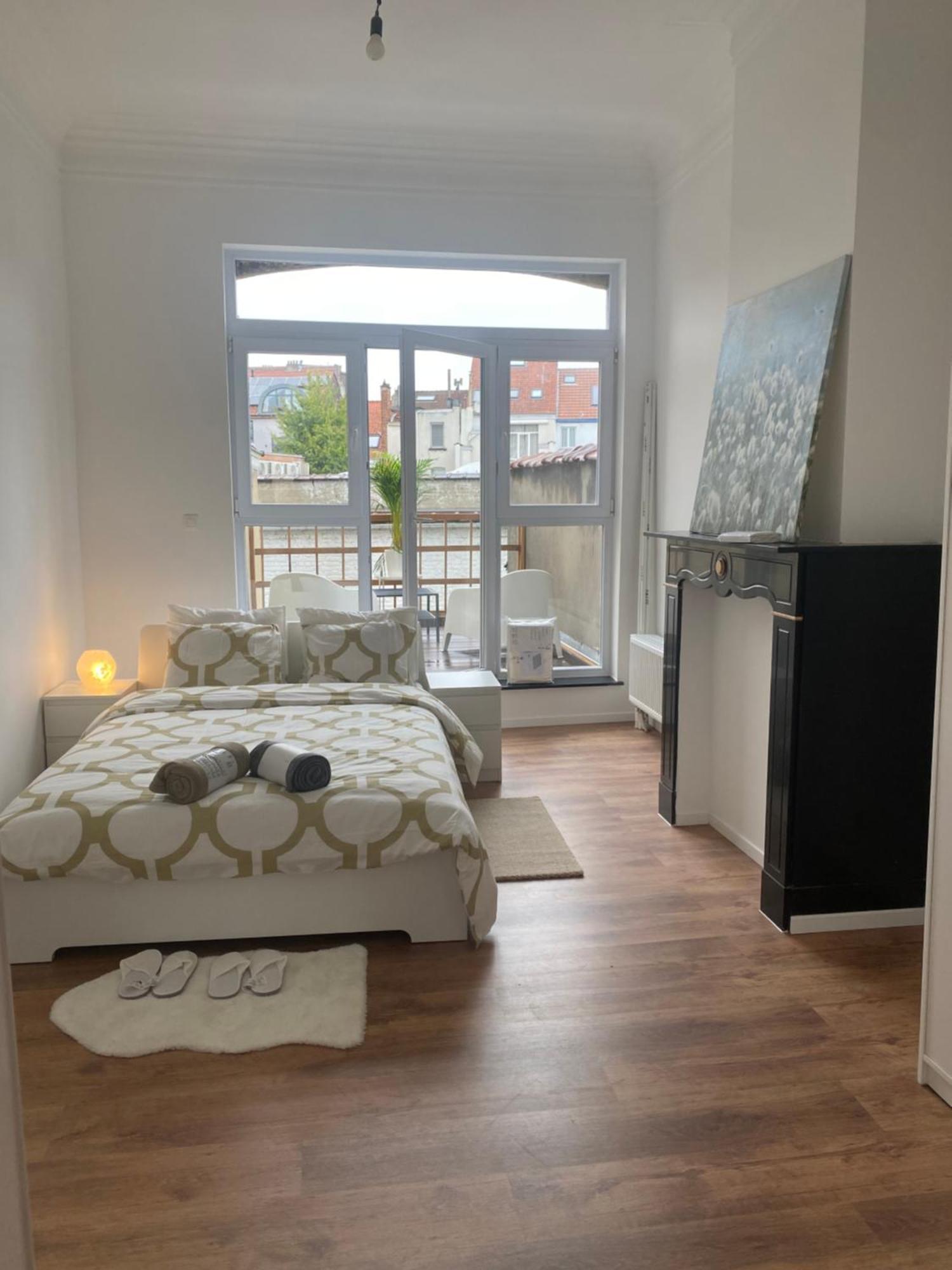 Fly City House Brussel Bagian luar foto