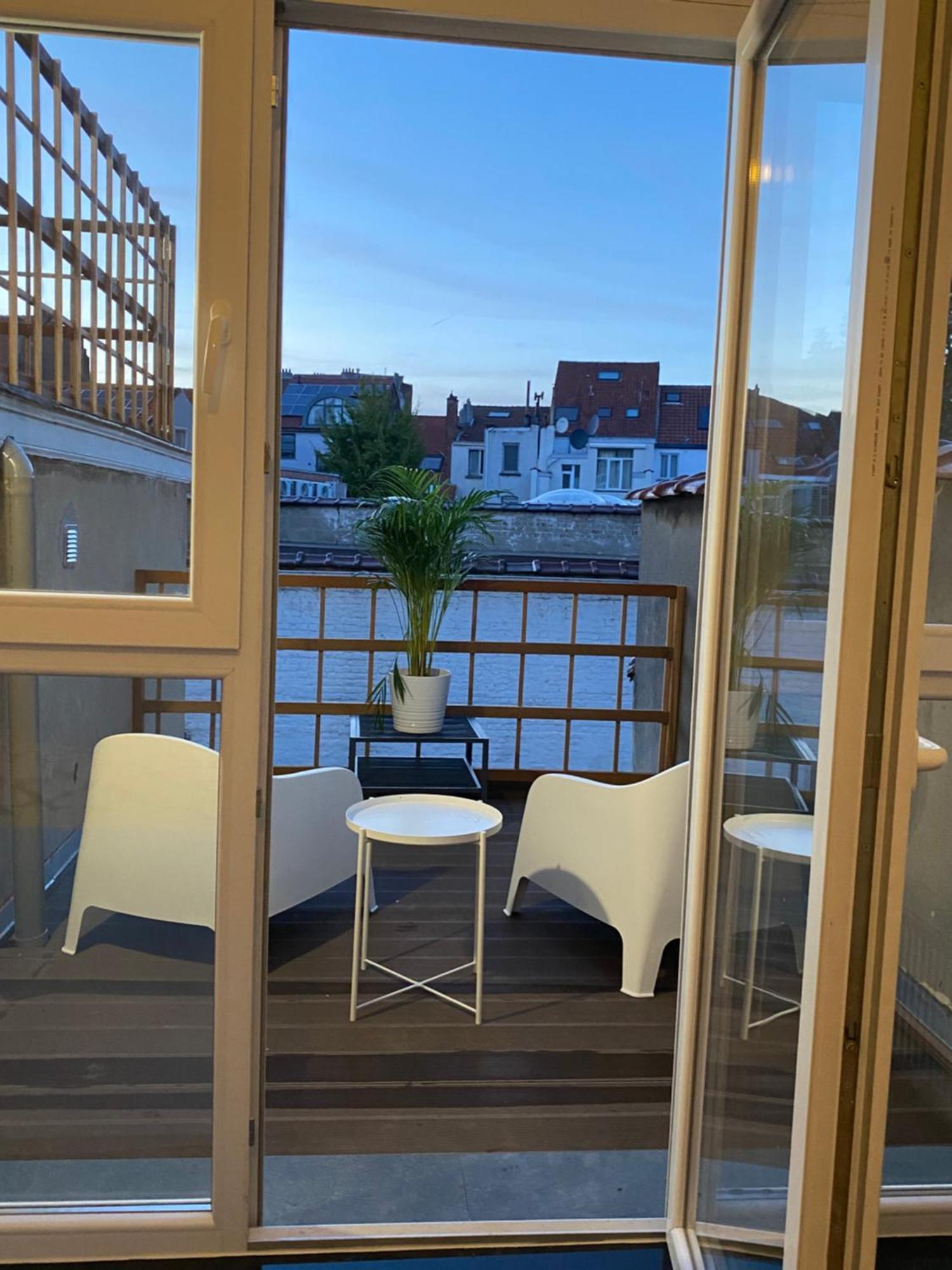 Fly City House Brussel Bagian luar foto